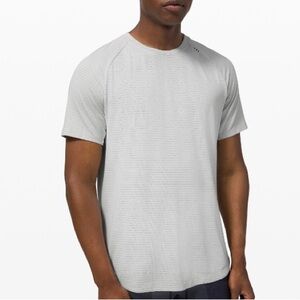 Lululemon tee men’s size large